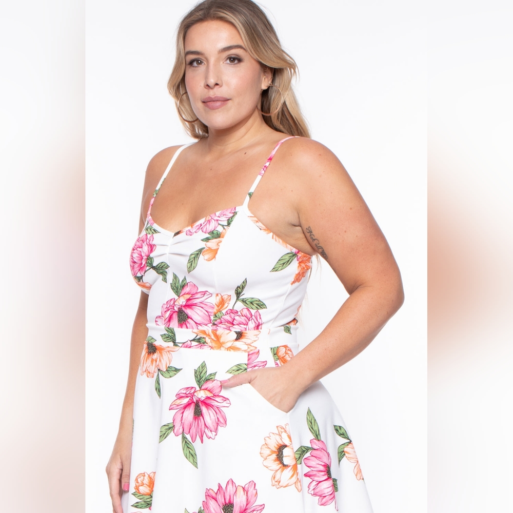 NEW NWOT CurvySense Plus Size Cream Blossom Floral Dress Size 4XL - Picture 5 of 7